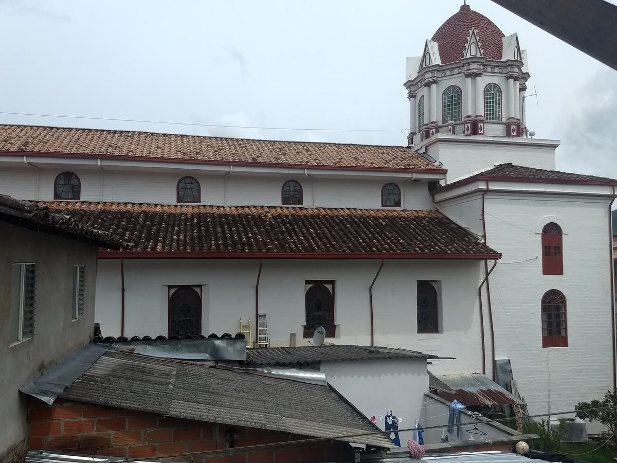 Hostel El Encanto Guatape Luaran gambar